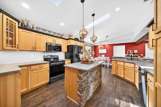 8783 COUNTY RD K, Omro, WI 54963