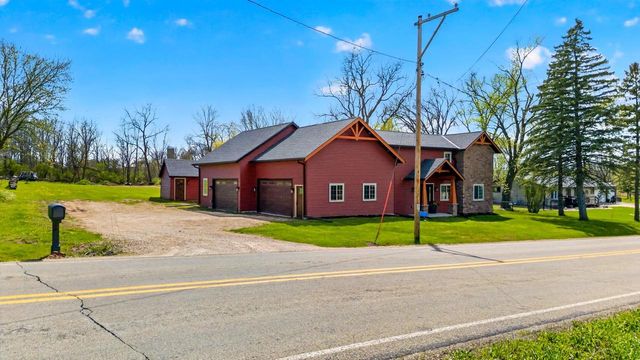 8783 COUNTY RD K, Omro, WI 54963