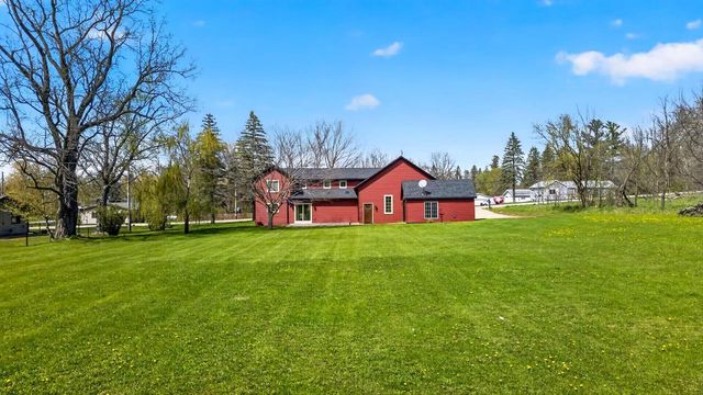 8783 COUNTY RD K, Omro, WI 54963
