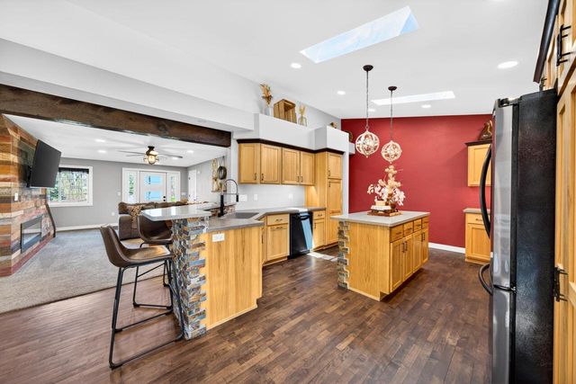 8783 COUNTY RD K, Omro, WI 54963