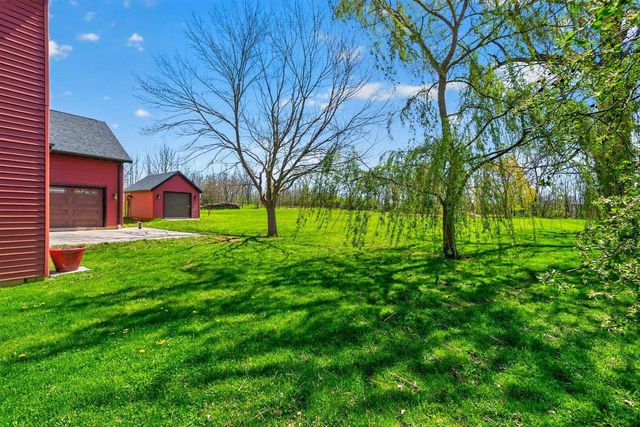 8783 COUNTY RD K, Omro, WI 54963