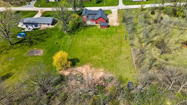 8783 COUNTY RD K, Omro, WI 54963