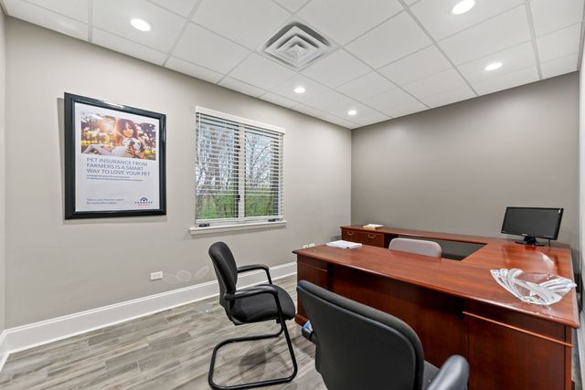 850 S Mchenry Avenue B, Crystal Lake, IL 60014