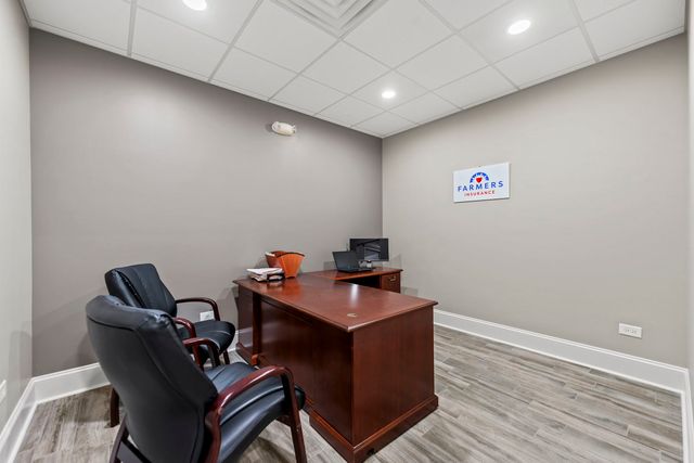 850 S Mchenry Avenue B, Crystal Lake, IL 60014