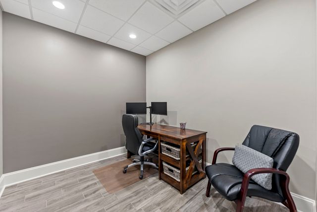 850 S Mchenry Avenue B, Crystal Lake, IL 60014