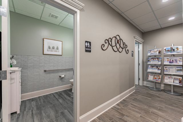 850 S Mchenry Avenue B, Crystal Lake, IL 60014