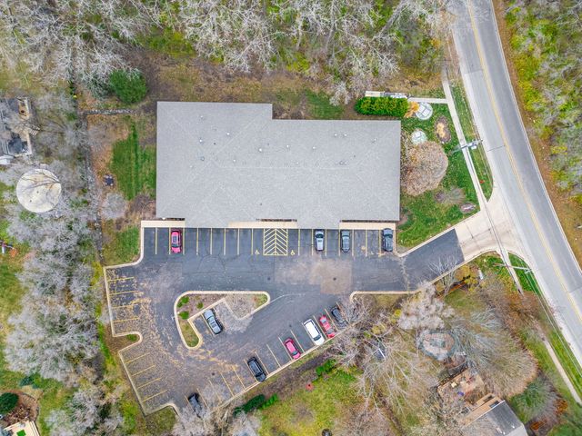 850 S Mchenry Avenue B, Crystal Lake, IL 60014