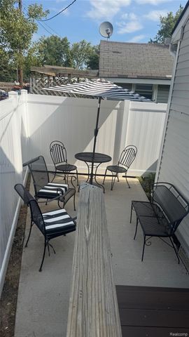 132 Maudlin Street, Novi, MI 48377