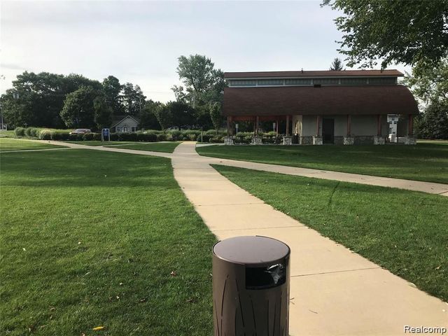 132 Maudlin Street, Novi, MI 48377