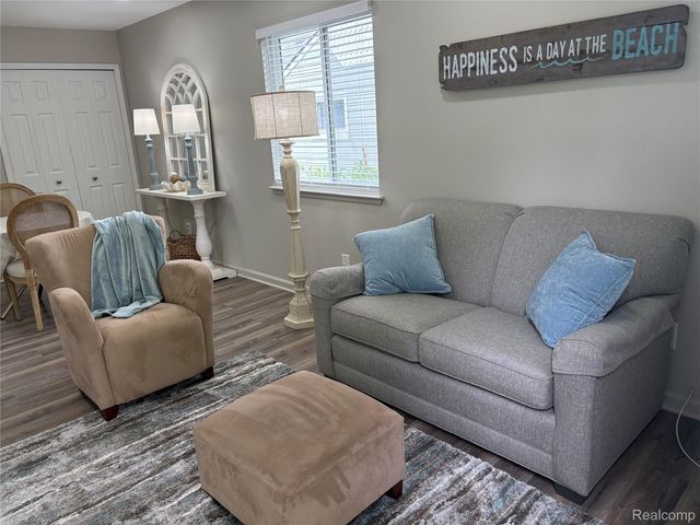 132 Maudlin Street, Novi, MI 48377
