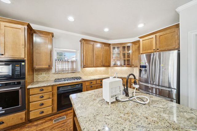 6510 E 83rd Place, Tulsa, OK 74133