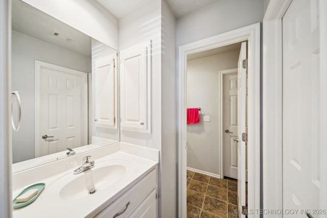 6510 E 83rd Place, Tulsa, OK 74133