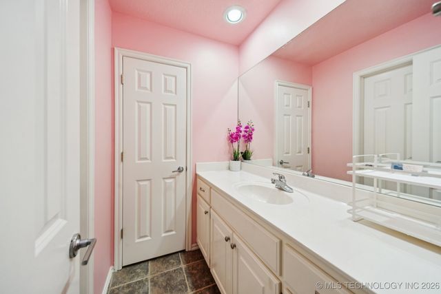 6510 E 83rd Place, Tulsa, OK 74133