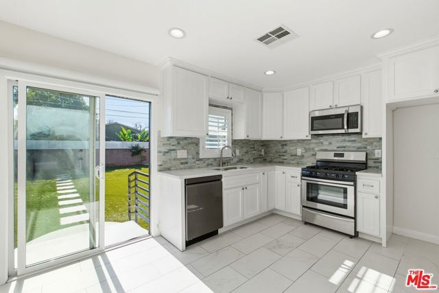 6912 Henrilee Street, Lakewood, CA 90713