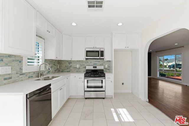 6912 Henrilee Street, Lakewood, CA 90713