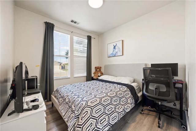 15592 Red Oak, Victorville, CA 92394