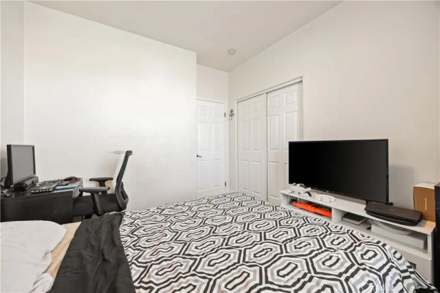 15592 Red Oak, Victorville, CA 92394