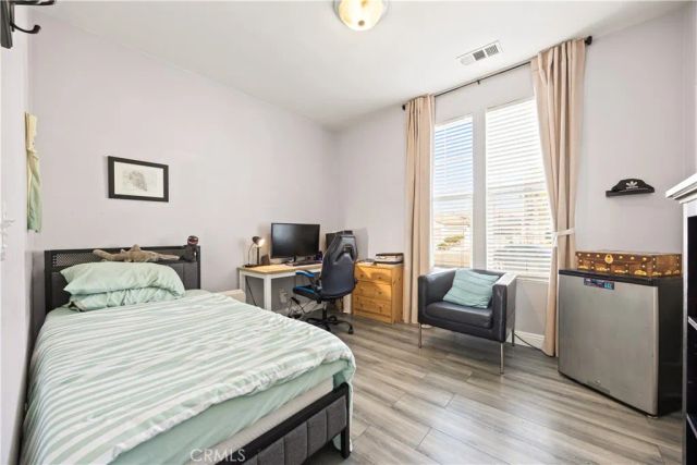 15592 Red Oak, Victorville, CA 92394