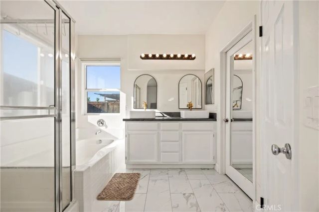 15592 Red Oak, Victorville, CA 92394
