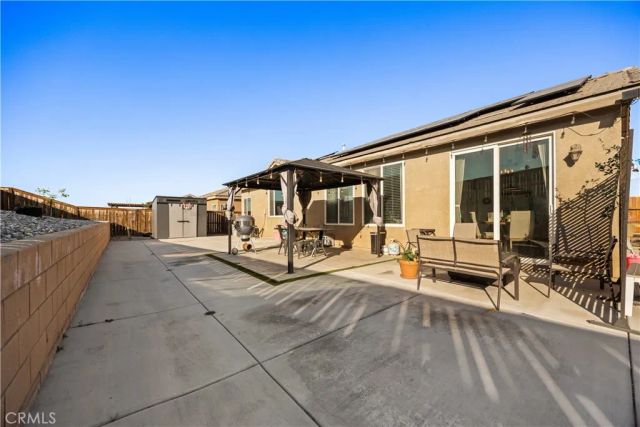 15592 Red Oak, Victorville, CA 92394