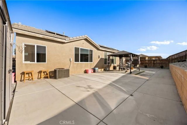 15592 Red Oak, Victorville, CA 92394