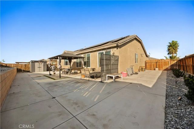 15592 Red Oak, Victorville, CA 92394