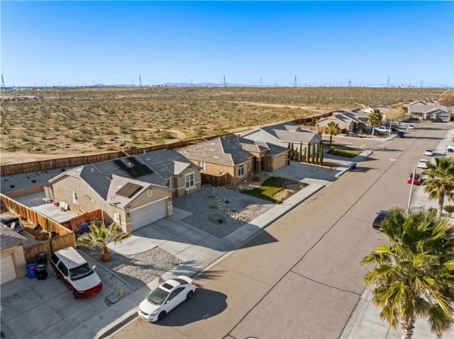 15592 Red Oak, Victorville, CA 92394