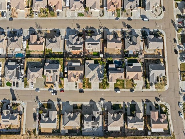 15592 Red Oak, Victorville, CA 92394