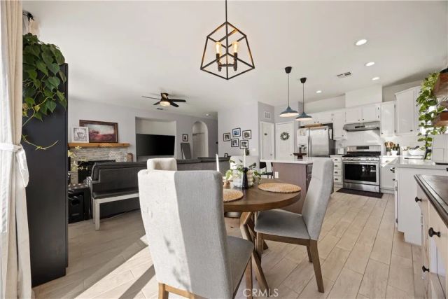 15592 Red Oak, Victorville, CA 92394