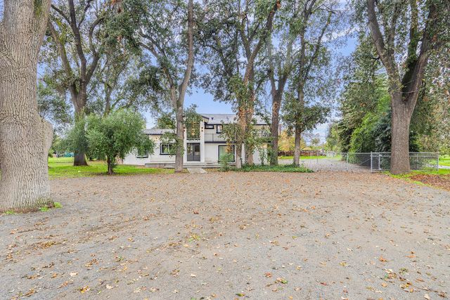 31191 Rd 160 160, Visalia, CA 93292