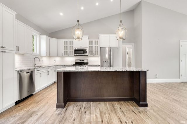 53667 Terre Verde Hills Court, South Bend, IN 46628