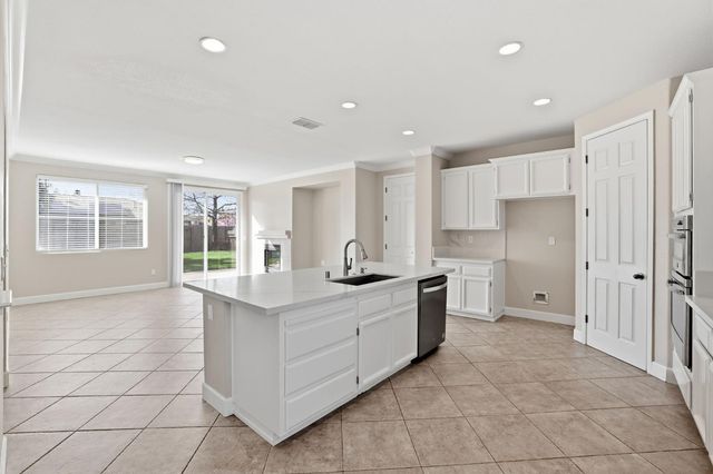 2119 Greenhorn Creek Cir, Plumas Lake, CA 95961