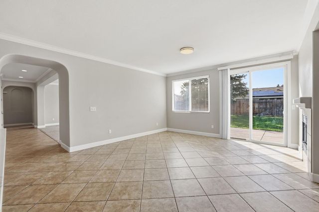 2119 Greenhorn Creek Cir, Plumas Lake, CA 95961