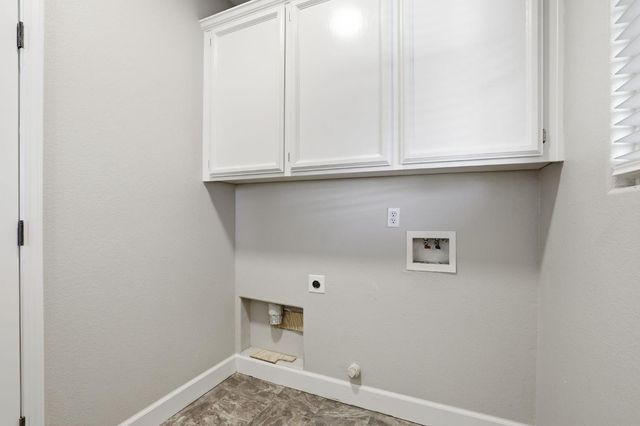 2119 Greenhorn Creek Cir, Plumas Lake, CA 95961