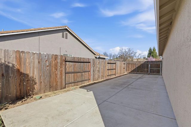 2119 Greenhorn Creek Cir, Plumas Lake, CA 95961