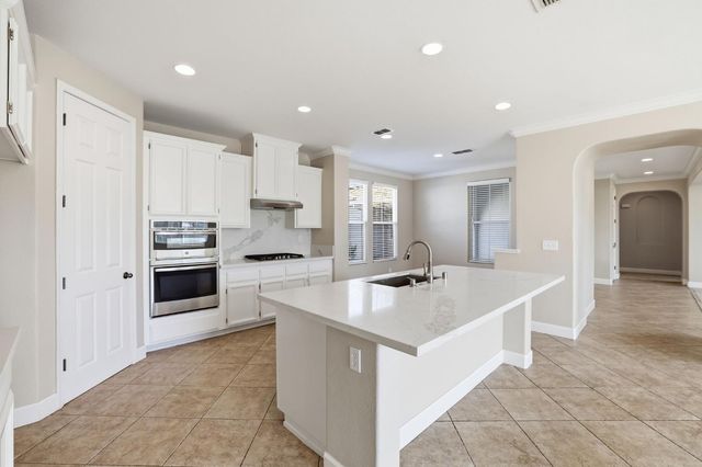 2119 Greenhorn Creek Cir, Plumas Lake, CA 95961