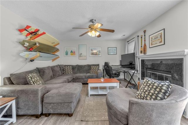 901 Chaka CT, Virginia Beach, VA 23454