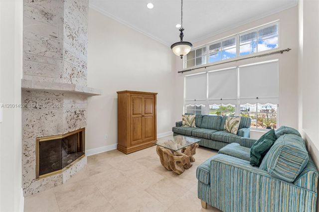 2625 Fairways Dr, Homestead, FL 33035