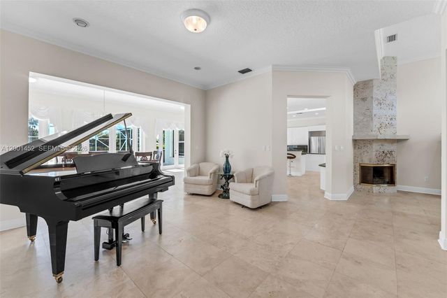 2625 Fairways Dr, Homestead, FL 33035