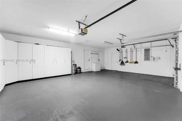 2625 Fairways Dr, Homestead, FL 33035