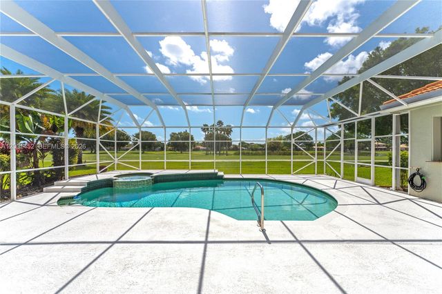 2625 Fairways Dr, Homestead, FL 33035