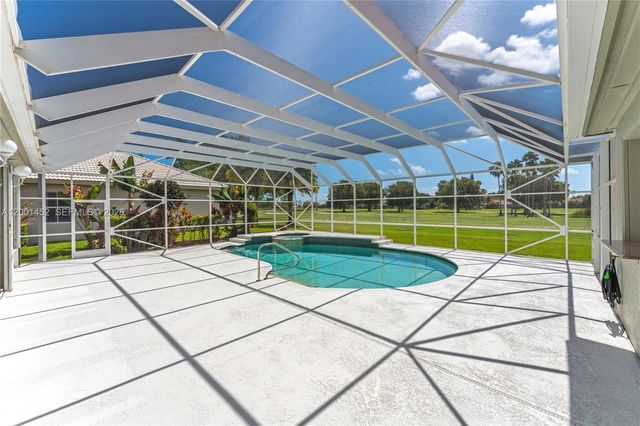 2625 Fairways Dr, Homestead, FL 33035
