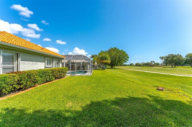 2625 Fairways Dr, Homestead, FL 33035