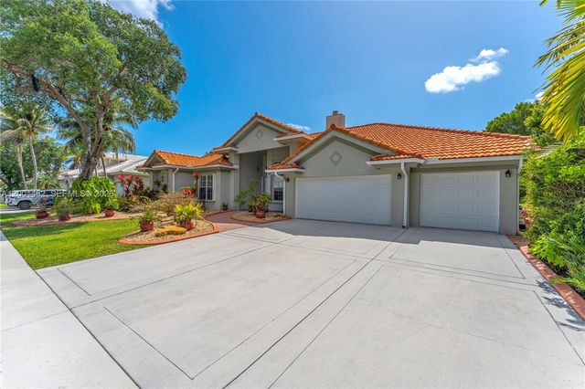 2625 Fairways Dr, Homestead, FL 33035