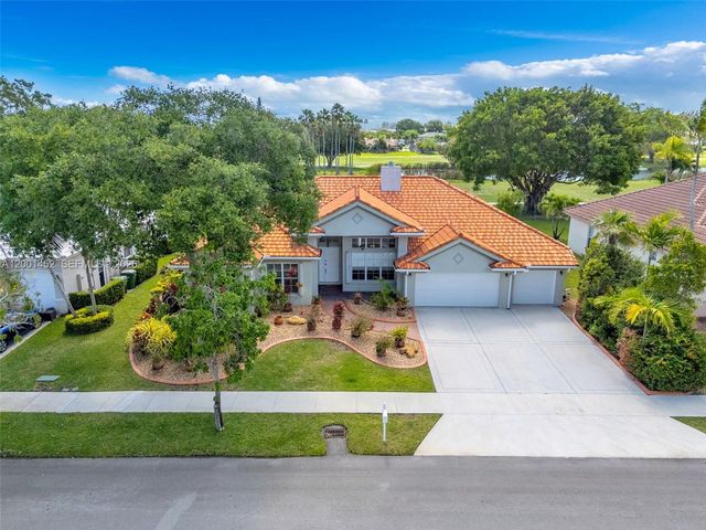 2625 Fairways Dr, Homestead, FL 33035