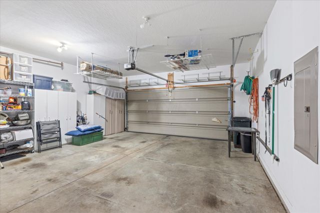 1616 Crossing Boulevard, Circleville, OH 43113