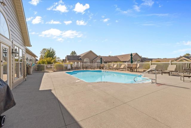 1616 Crossing Boulevard, Circleville, OH 43113