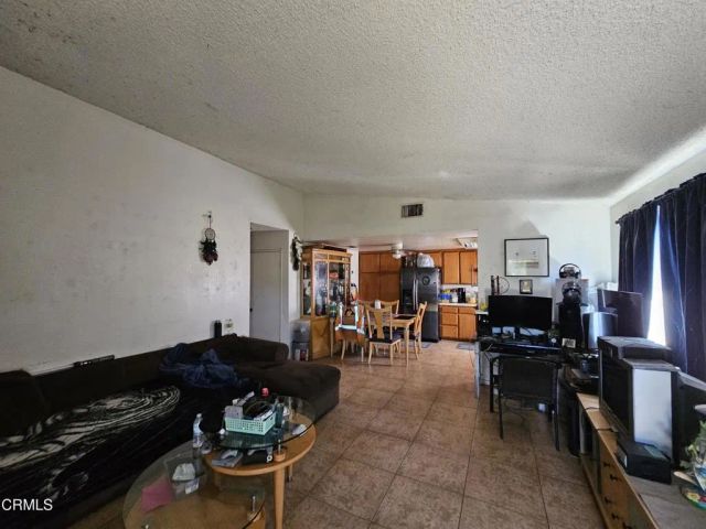 420 E B Street, Colton, CA 92324
