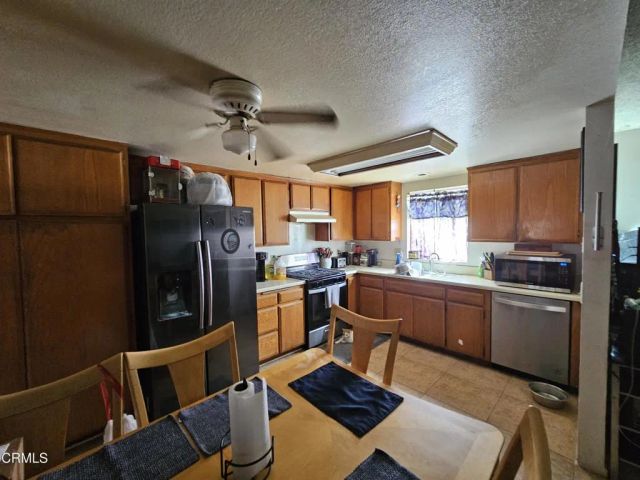 420 E B Street, Colton, CA 92324