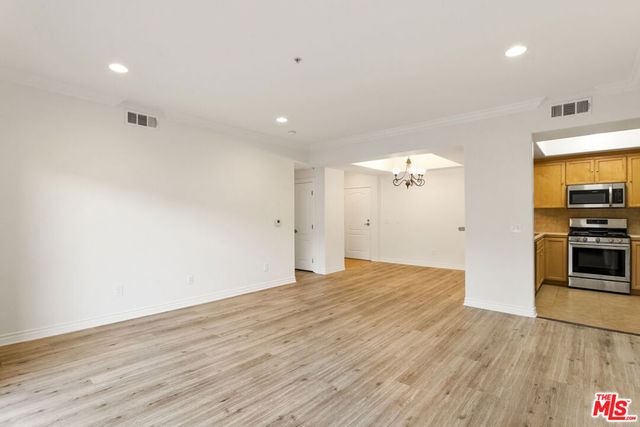 3328 OAKHURST Avenue 108, Los Angeles, CA 90034